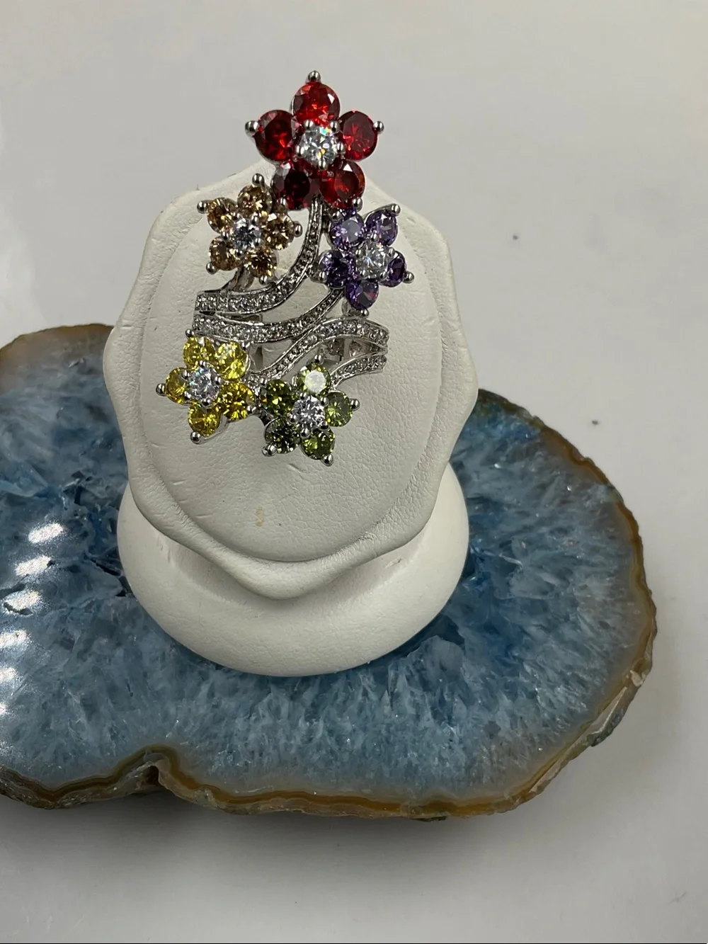 Multicolor Floral Crystal Ring - Vibrant Flower Cluster Design Size 7 1/2
